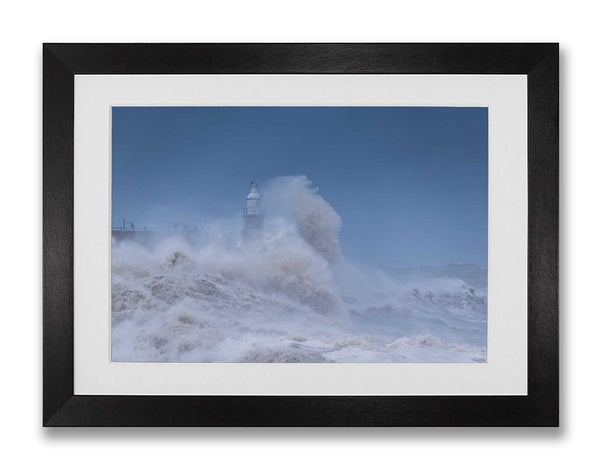 Storm Ciarán Waves and The Lighthouse Mk.3