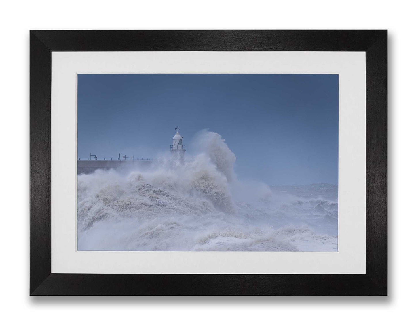 Storm Ciarán Waves and The Lighthouse Mk.5