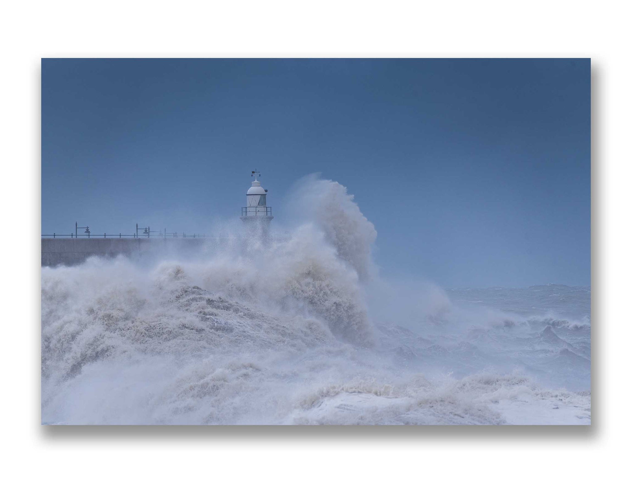Storm Ciarán Waves and The Lighthouse Mk.5
