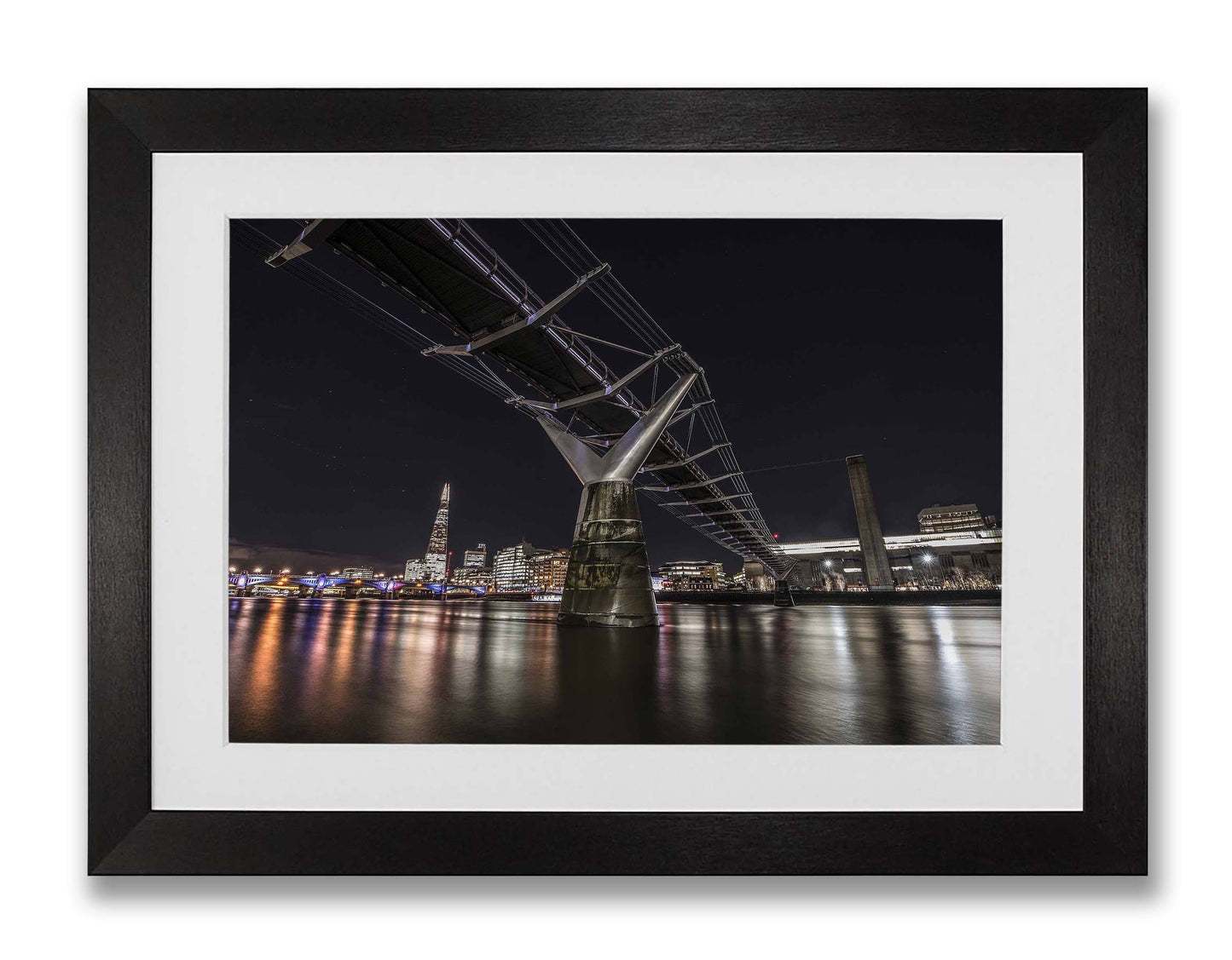 The Millennium Bridge at night